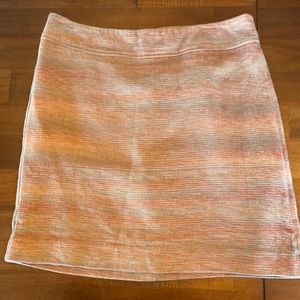 Lift skirt.